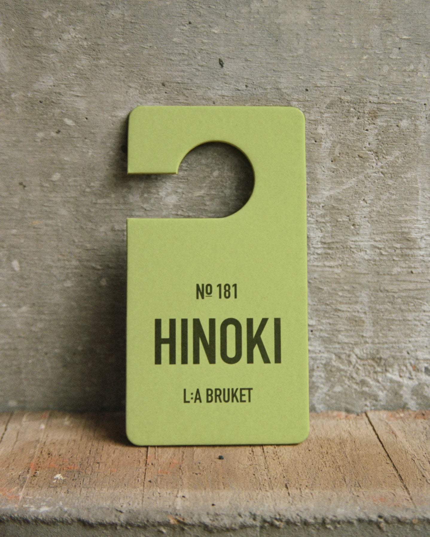 L:A BRUKET Fragrance Tag Hinoki bei LABEL17
