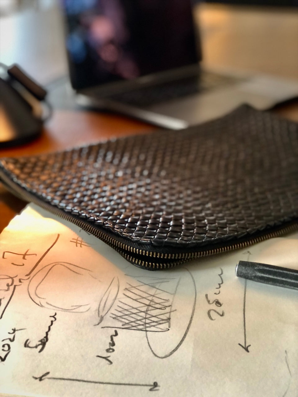 Style and Security, woven into one. The Braided Laptop Case 14 by LABEL17, combines hand-braided lamb nappa leather on the front with smooth leather on the back. Lightly padded, it holds laptops from 13” to 14” securely – with room for documents.
Also available for 15” and 16” devices.
Handmade in Morocco.