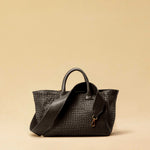 The Cabas Medium by LABEL17 is a lightweight handbag crafted from supple, vegetable-tanned nappa leather. Hand-braided and finished with a zip closure and detachable shoulder strap, it features a leather-lined interior with a secure inner pocket – combining refined design with everyday functionality. 