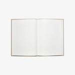 LABEL17 bietet mit dem 'The Coffee Table Photo Album Buch - Life' auf 80 leeren Seiten Gelegenheit, die Lieblingsphotos stilgerecht aufzubewahren und zu präsentieren.