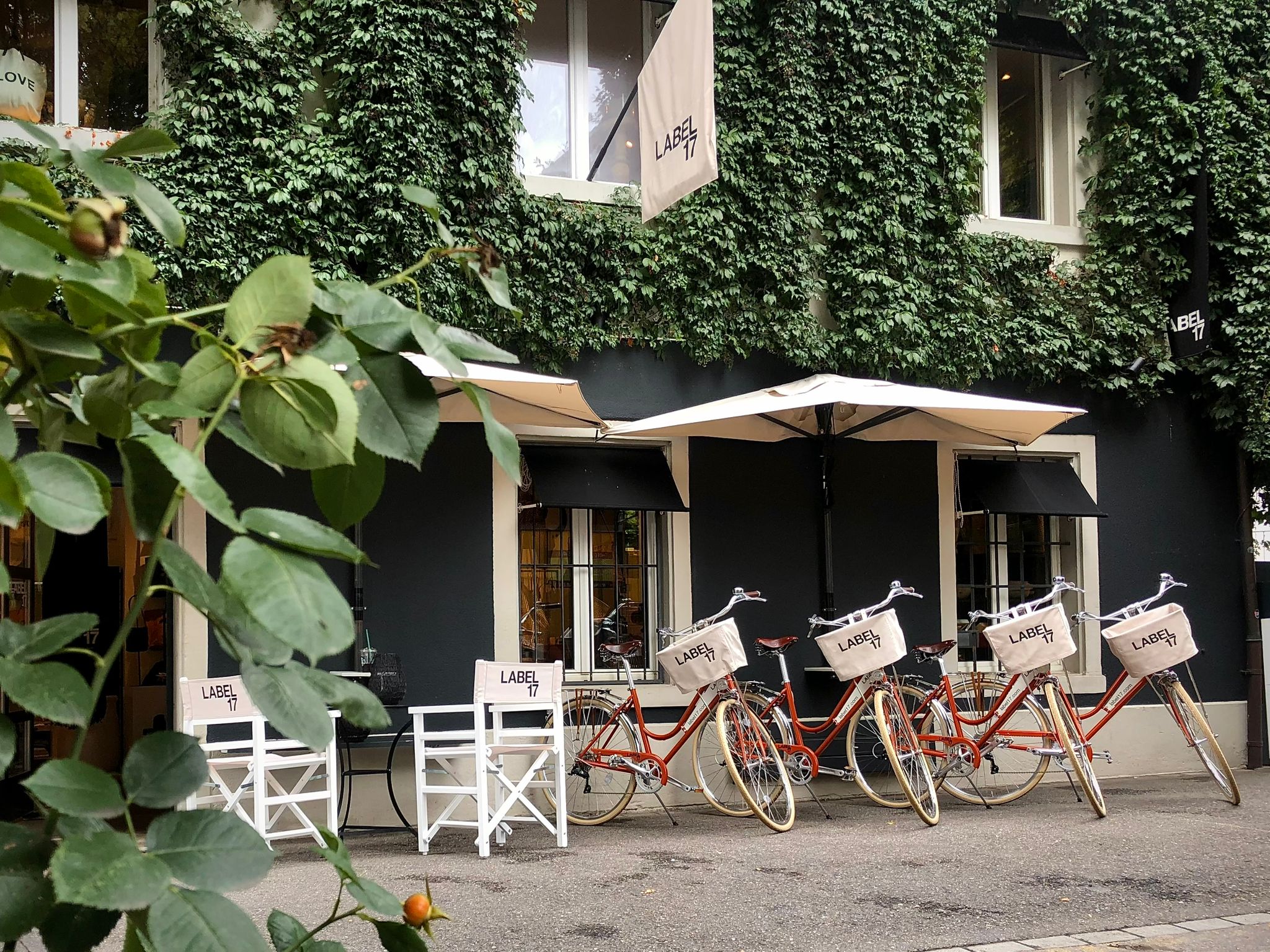 LABEL17 STUDIO presents the own store with SIECH cycles to borrow for free to discover the Seefeld district in Zurich