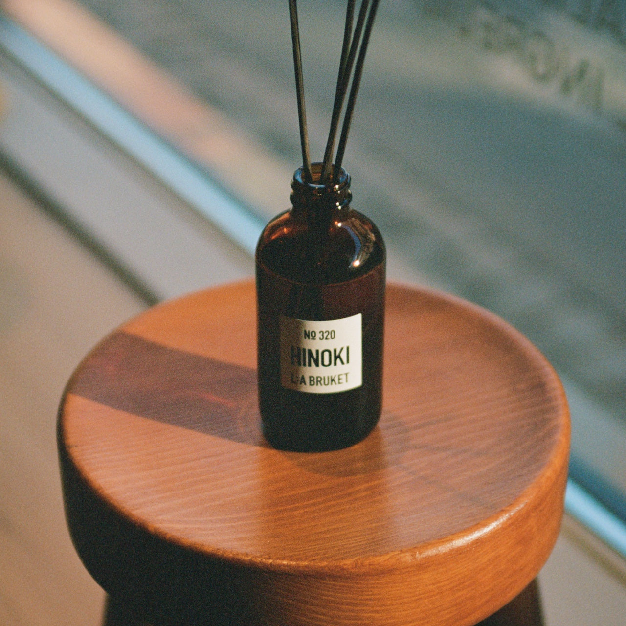 LA BRUKET 320 Hinoki Candle at LABEL17 Mood Picture